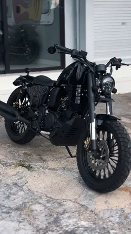 Pesona bobber custom sampe nya juga velg custom #bobberstyle #motorimpian #motorcustomindondonesia #motorcystom #bobbersportster 