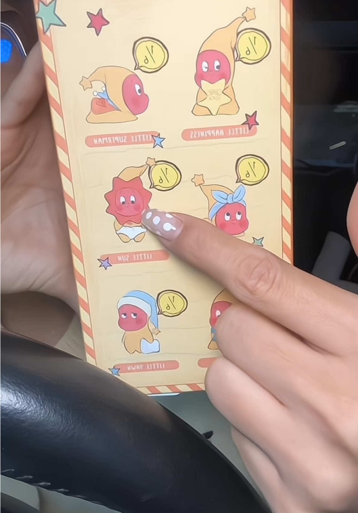 Tengo otra cajeta en casa así que aún hay chance de que me salga la que quiero 😭😭😭 btw aún mi cámara del celular está 💀#twinkletwinkle#popmart#labubu#warmbaobao#trinkets#bagcharm#unboxing 