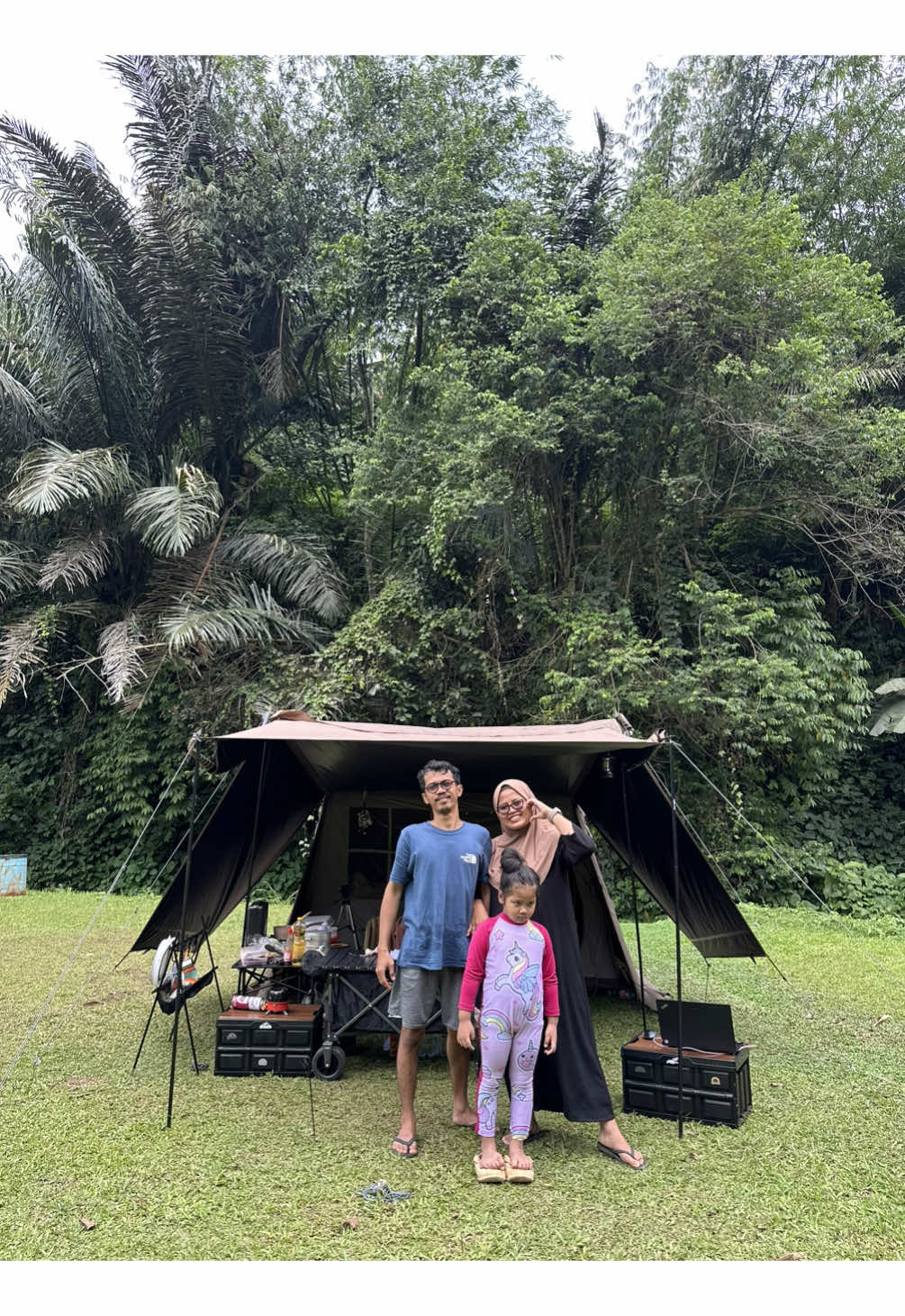 Jadi gimana masih mau camping ?? 🫠🫢 #naturhike #naturhikeindonesia #campingeasthetic #campingcampervan #toddlersoftiktok #campingground #campingbogor #campinglife #naturhikevillage6  @Lembah Permai Resort 