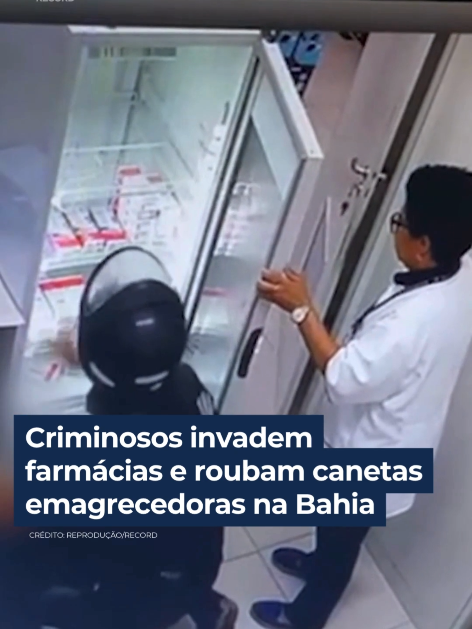A polícia investiga um grupo criminoso que invade farmácias para roubar canetas emagrecedoras em Salvador (BA). As investigações apontaram que os suspeitos são ligados ao tráfico de drogas. Apenas este mês, seis estabelecimentos foram alvos de criminosos na capital baiana. Sete integrantes foram identificados, três já estão presos. As canetas emagrecedoras são vendidas clandestinamente nas redes sociais e em aplicativos de mensagens pela metade do preço. O crime acontece também em outras cidades brasileiras. 👉 Veja essa e outras notícias em R7.com/JornalDaRecord #JornalDaRecord #JR24H