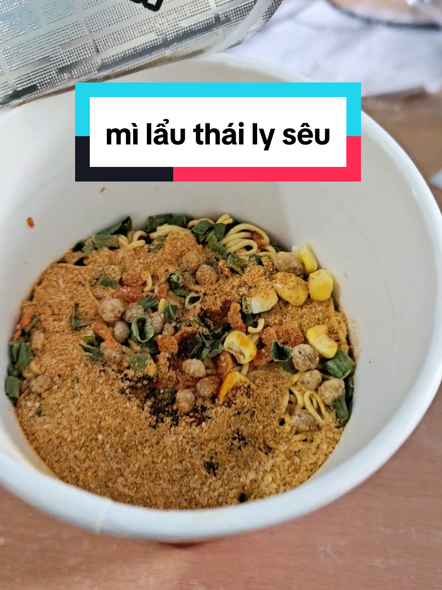 mì vị nước như lẩu thái luôn ý. ngon lắm luôn. #review #xuhuongtiktok #milauthai #mitomsieucay #mitom #mily 