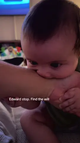 Edward Cullen over here lol #fyp #babyboy #twilight #edwardcullen #vampire @Netflix @Lionsgate 