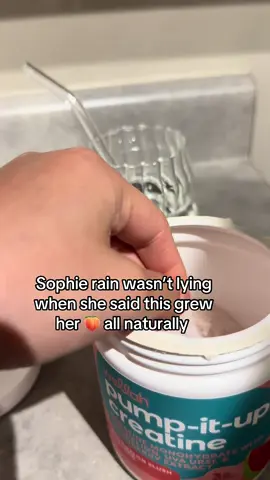 Please tag her Thanks queen it worked #fyp #foryoupage #creatine #summerbody #viral #sophierain #howtogrowglutes 