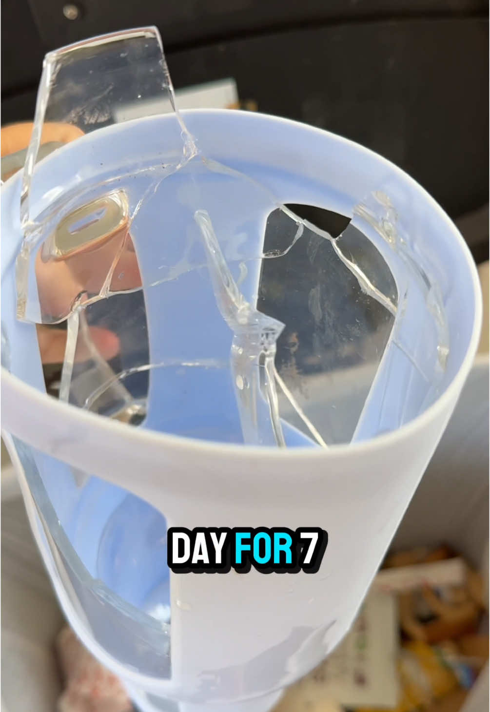 A moment of silence for the best water holder I’ve ever had. I have considerately linked it in my stories. #holistichealth #glasstumblers