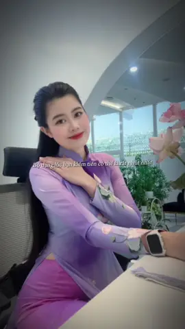 Chỉ ước lòng mình như cỏ dại,ngẫm hết sự đời vẫn thản nhiên xanh.☘️ #yeuaodai❤️ #aodaivietnam🇻🇳 #xuhuongtiktok #thinhhanhtiktok #CapCut 