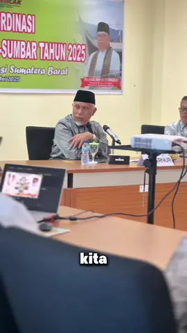 Rapat ketahanan pangan ini menjadi langkah penting dalam mengantisipasi krisis pangan di Sumatera Barat. Beberapa rekomendasi yang dapat diimplementasikan:   - Peningkatan produksi melalui intensifikasi dan ekstensifikasi pertanian.   - Penguatan infrastruktur seperti irigasi dan gudang penyimpanan.   - Pemberdayaan petani dengan akses pembiayaan dan pelatihan.   - Monitoring harga dan stok secara real-time untuk menghindari gejolak pasar.   Dengan sinergi antara pemerintah, swasta, dan masyarakat, Sumatera Barat dapat mewujudkan ketahanan pangan yang berkelanjutan dan mandiri.   Hal ini harus ditindaklanjuti dengan aksi nyata dan evaluasi berkala oleh semua OPD baik Kabupaten/Kota hingga Provinsi agar tujuan ketahanan pangan di Sumatera Barat tercapai secara optimal