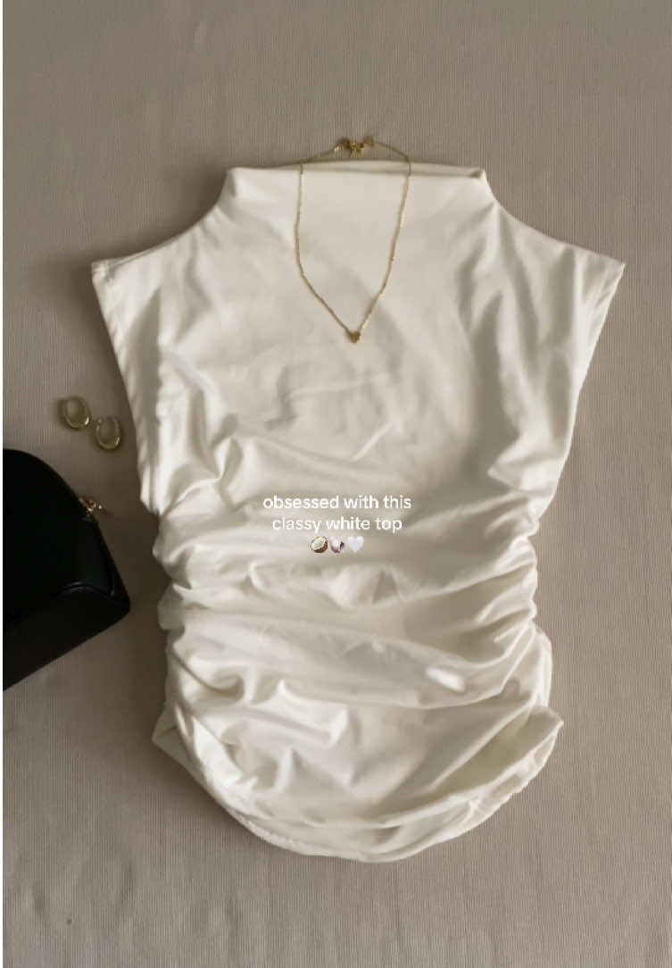 always love this top ✨ @mafie. #whitetop #classytop #topforwomen #OOTD #foryoupage 