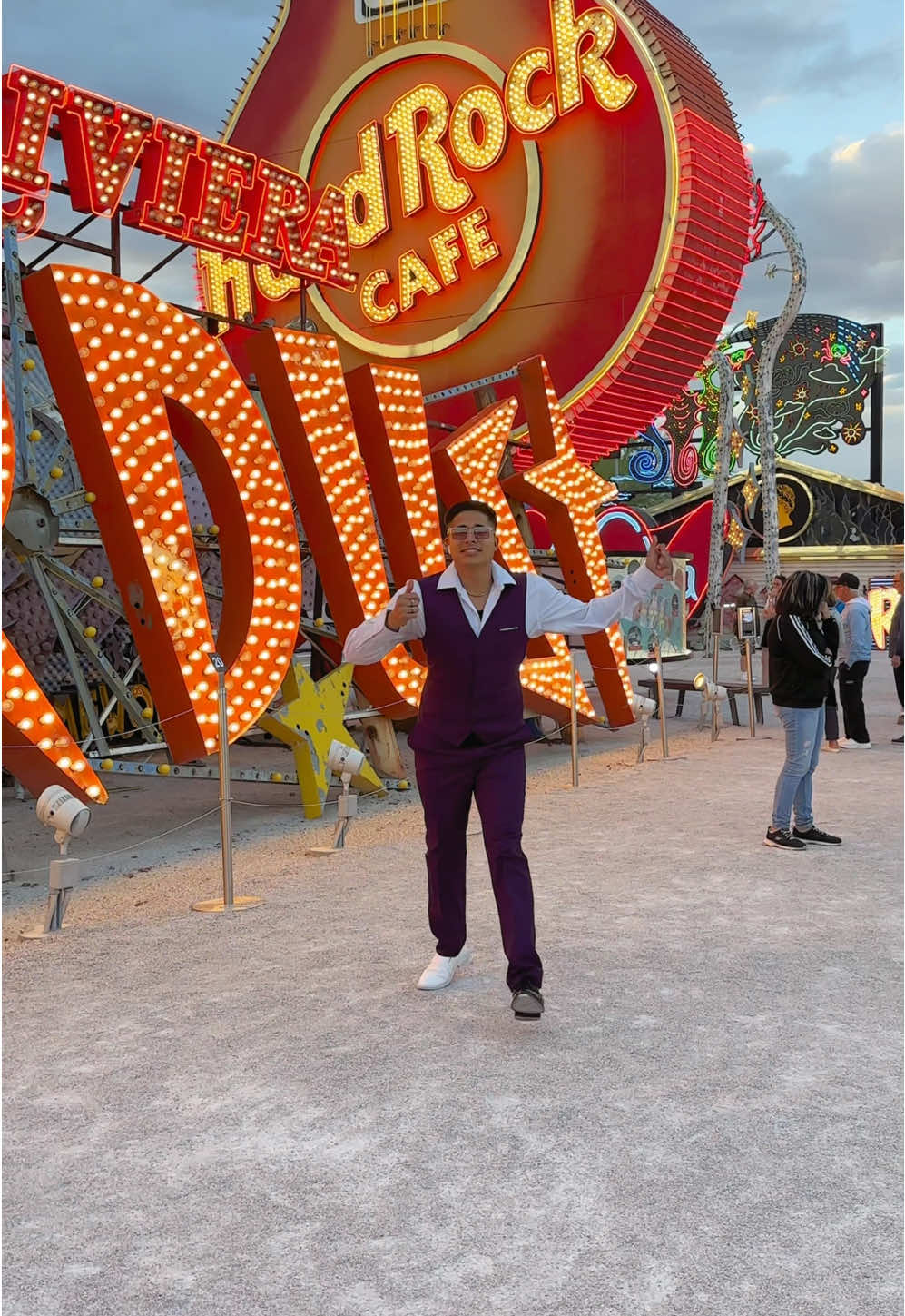 Vintage Vegas Signs! 😍🕺🏻☎️ #lasvegas #fypシ 