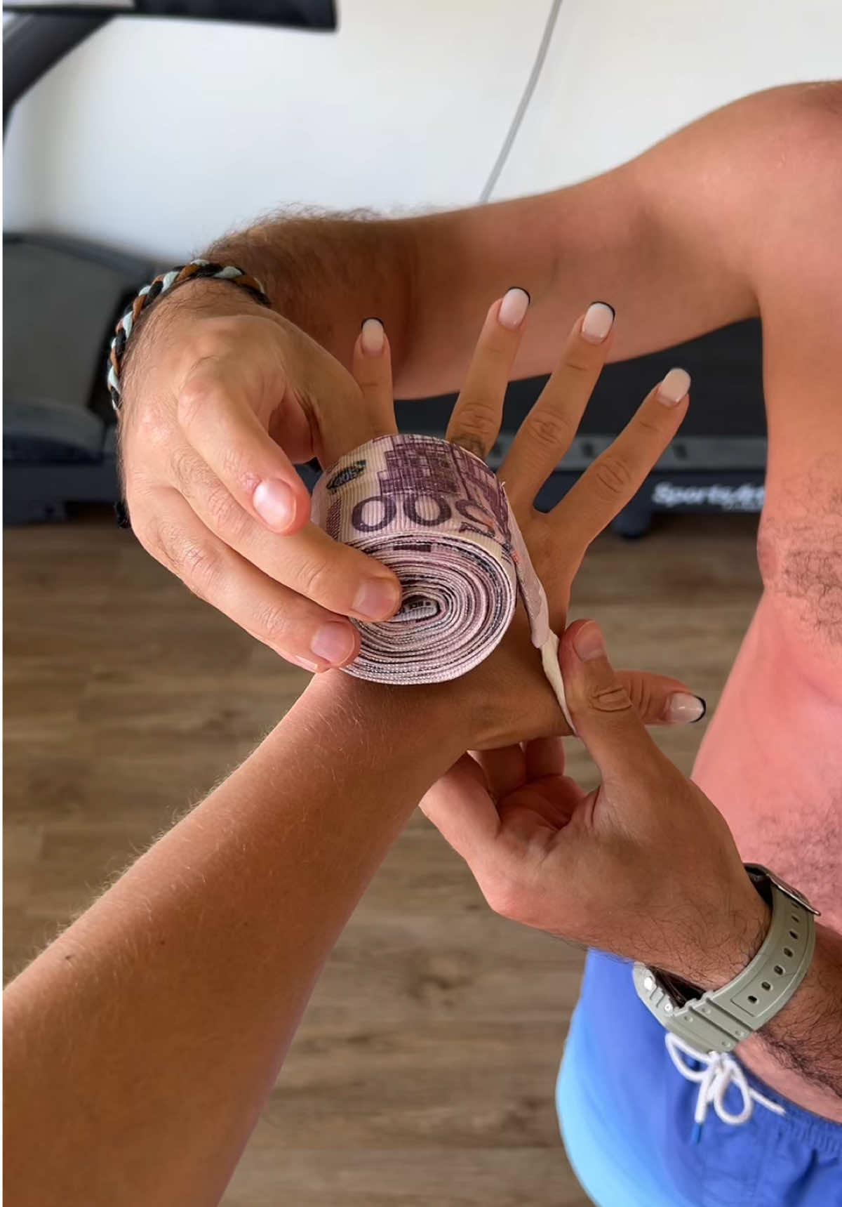 Money Handwrap 💸 #boxingtraining #boxingcoach #boxingtechnique #boxingteaching #boxingskills #boxingday #boxinglife #boxeo #boxingtips #boxingdrills #shadowboxing #shadowbox #handwrap #vendas #vendaje #handwraps #boxinghandwraps #recommendations #fyp 
