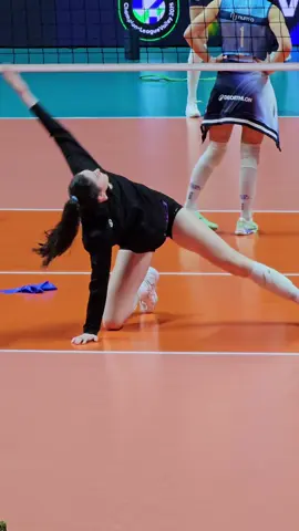 Dana Rettke🇺🇸🧱 MB Part2  Mode Warmup 😊😊 #volleyballplayer  #eczacibasidynavit 