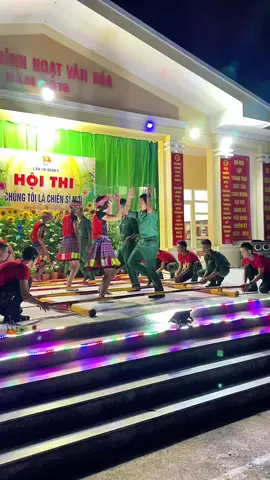 Được hôm đi xem văn nghệ các chú bộ đội vui lắm! Hậu phương ở nhà yên tâm nhé! #hauphuong2025_2027 #dinghiavuquansu2025 #hauphuong #dibodoi #xuhuong 