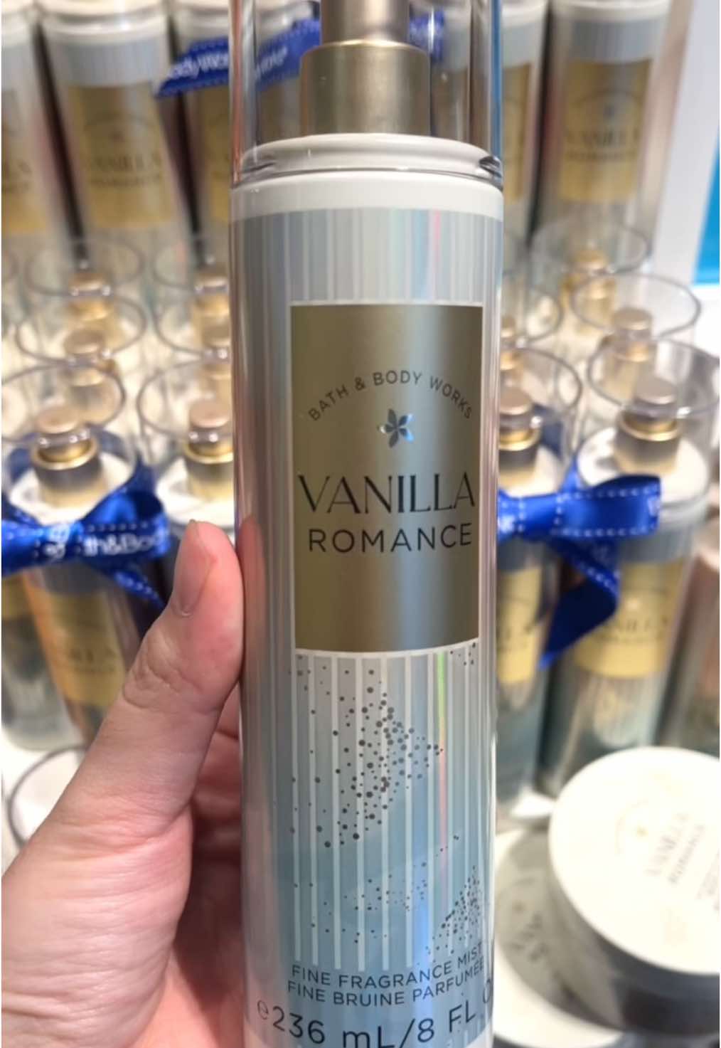 💖 Hương mới – Mê ngay từ lần đầu chạm! Vanilla Romance đã cập bến Bath & Body Works Việt Nam: ngọt ngào, ấm áp và đầy cuốn hút. Sẵn sàng để trở thành mùi hương “chân ái” của bạn? Có sẵn tại cửa hàng & online