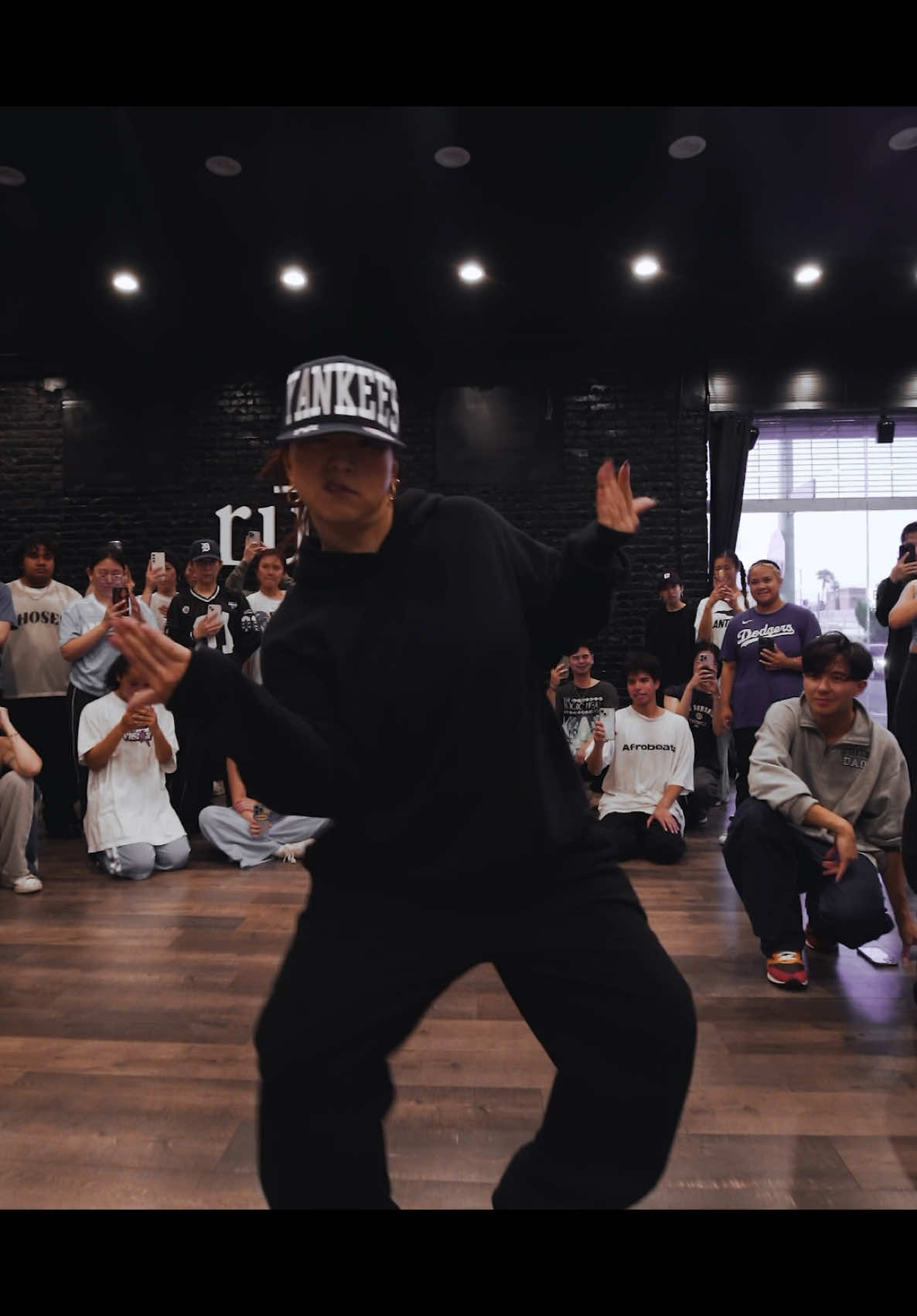 ten toes in 👟 #bigdawgs #dance #choreography #choreo #hanumankind #danceclass #audition #workshops  #rutsdancestudio  @Rūts Dance Studio  @Hanumankind 