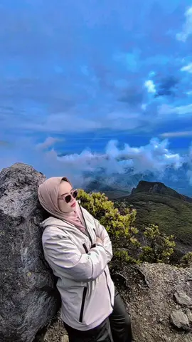 Seperti 2958 mdpl, selalu butuh waktu yang lama untuk mendapatkan sesuatu yang indah. #mangu #gununggede2958mdpl #fyppppppppppppppppppppppp 