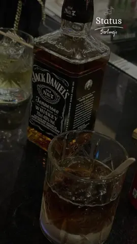 Tô na solidão, ouvindo modão🥃🎶 #trechosdemusicas #fyp #Explore #statussertanejo #sertanejouniversitario #whisky #viraliza #curti #comenta #compartilha #mesegueai#CapCut 