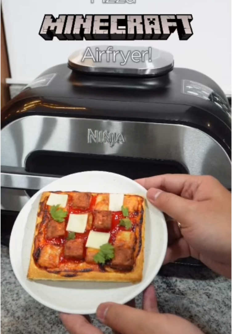 Bikin pizza ala minecraft di airfryer sat set! Siapa yang mau cobain? 😋☝🏻 #pizza #Minecraft #airfryer #ninjakitchen #airfryerrecipes #airfryertiktok #reseptiktok #resepmasakan #pizzalover #pizzatime #masakansimple #masakmasak 