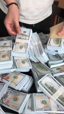 Spot quick-release realistic dollar paper model props, shop display/holiday decoration/early childhood education eye-catching and practical!#prop #usa #fpy_tiktok_viral #money #usa🇺🇸 #movieprops #fp #tiktokshop #outdoorfun 