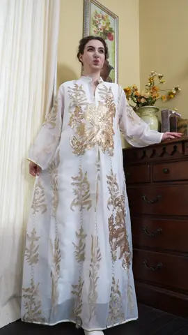Mulia, elegan, jaga semua makan malam anda #LuxuryAbaya #sinarvogue 