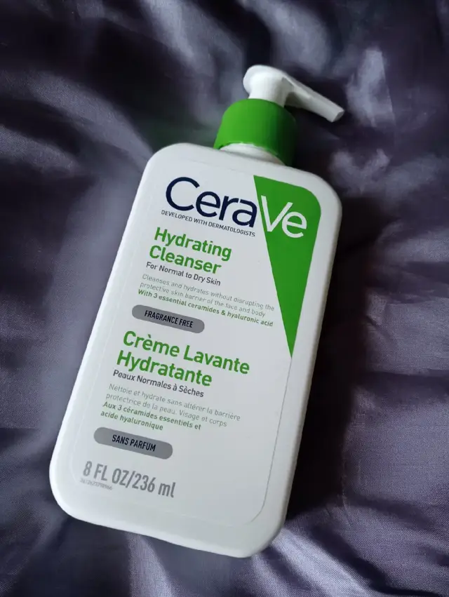 ♥️ LOREALISTAR ♥️ 💚 CERAVE 💚 💙 HYDRATION HERO 💙 This Hydrating Cleanser by CeraVe is perfect for hydrating your skin.  For Normal to Dry Skin Cleanses and hydrates without disrupting the protective skin barrier. Suitable for your face and body  Contains 3 essential Ceramides and hyaluronic acid  Fragrance Free Doesn't dry out your skin @lorealparis  @cerave  @ceraveuki  #lorealparis  #lorealistar  #lorealistaruk  #lorealistarhydratingcleanser  #hydration  #hydrationhero  #cerave  #ceraveuk  #ceravehydratingcleanser  #ad