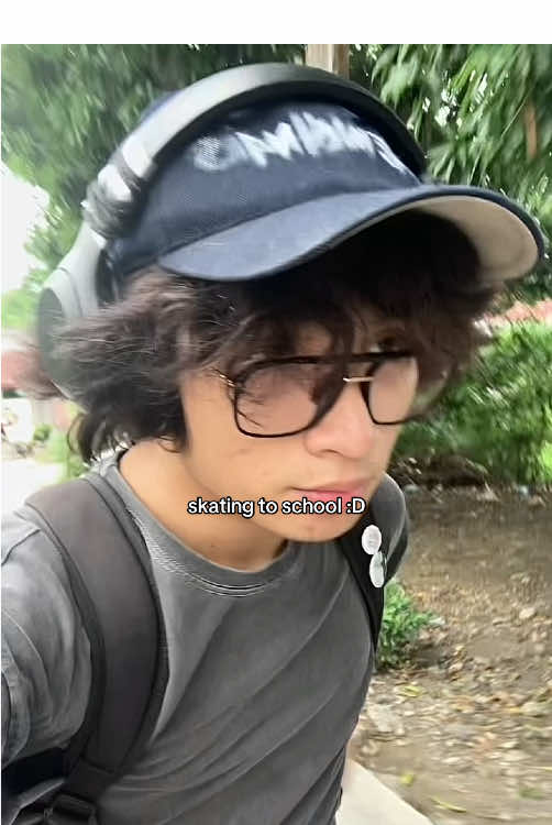 skating to school, with a sweaty shirt hahahahha #skate #cruiser 