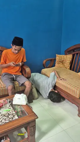 bersihin kolong kursi #komedi 