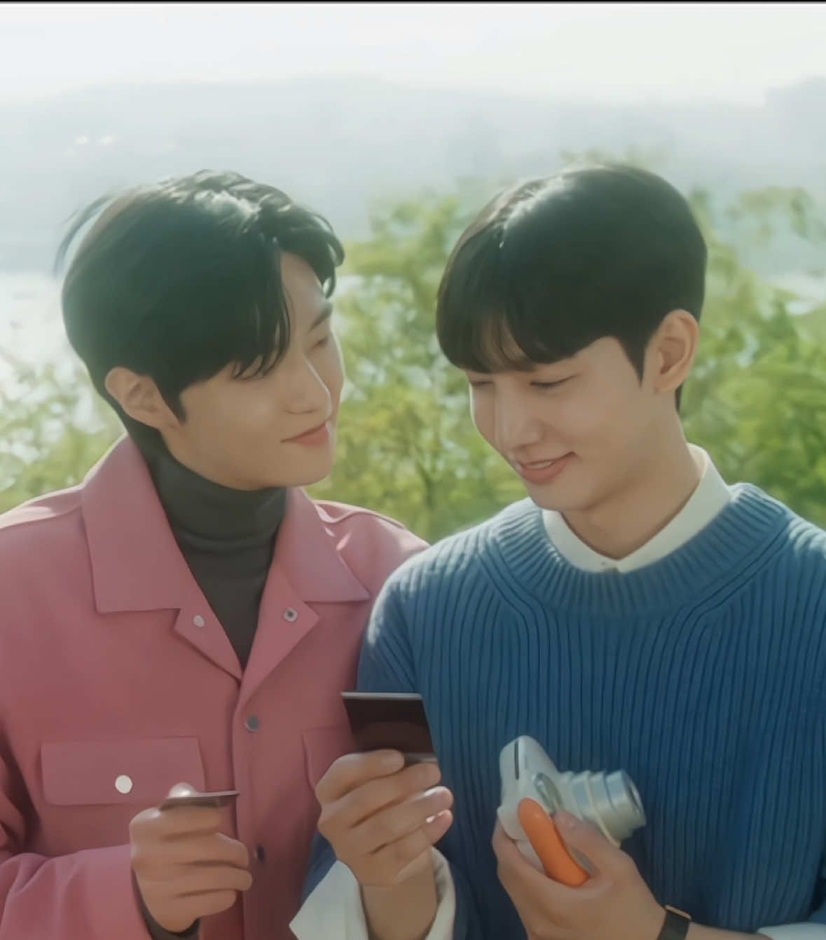 just look at them being all so lovey dovey omg 🥹🤍 #businessasusual #을의연애 #seongseungha #chaejonghyeok #koreanbl #blkorea #boyslove 