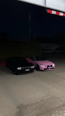 🦇🖤🩷 #fyp #goviral #foryoupage #viral #hellcat #srt #challenger #scatpack #murderedout #cars #charger #challengerscat #challengerhellcat #fypviral #foryou #v8 #americanmuscle #cartok #redeye #dodge #dodgechallenger #supercharged #hemi #caredit