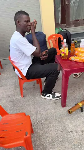 Đi từ nigeria.san Việt Nam làm chủ thầu trả.cho 1tr8 1 tháng.lương , giờ thành thất nghiệp