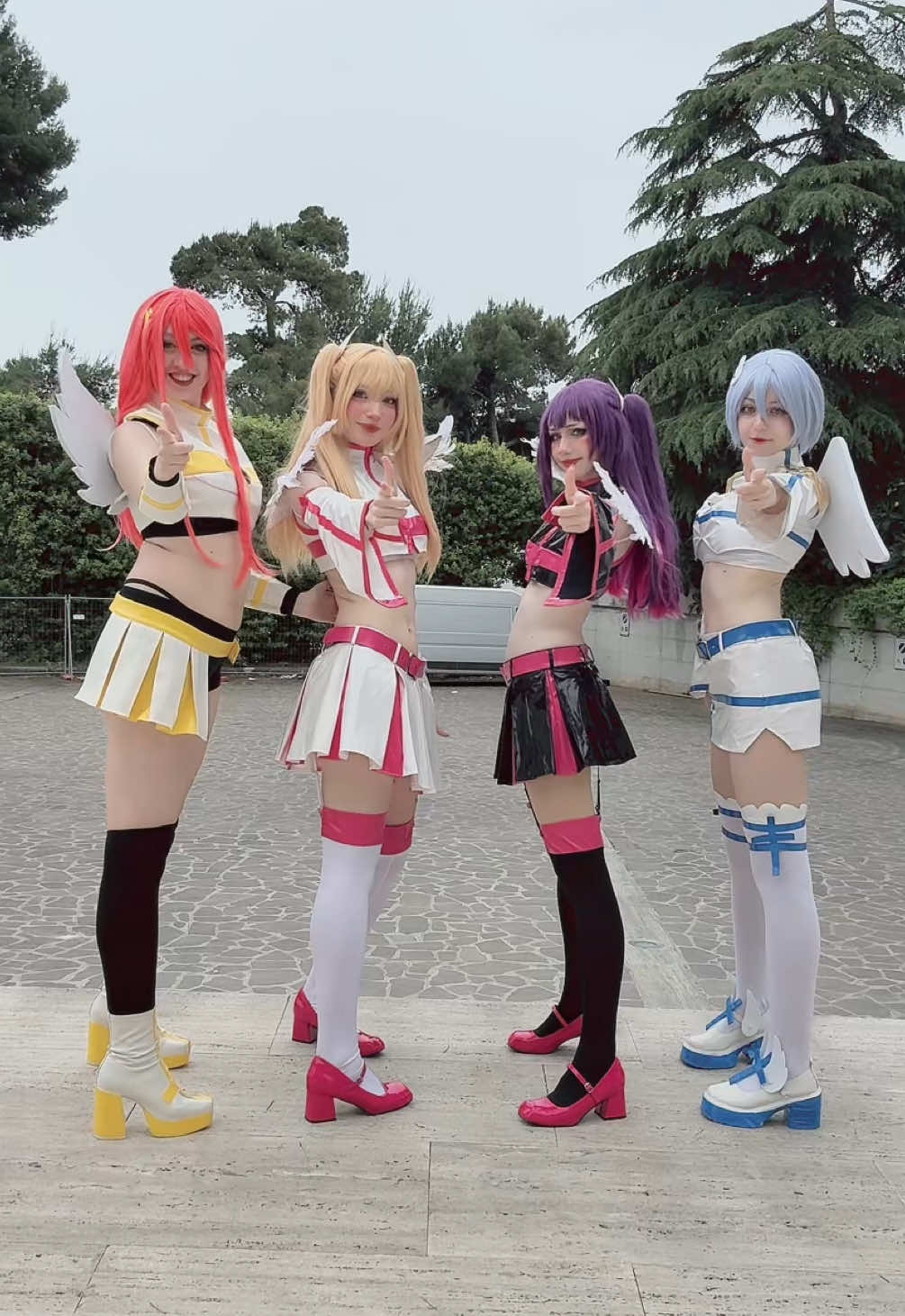 Dance with my friends! Liliel: me Miriella: @🌼Call me Saku🌼  Nokiel: zunychan on insta Ariel: hikarin_cosart #25dimensionalseduction #nokiel #liliel #miriella #ariel #cosplay #fyp #foryoupage #viral 