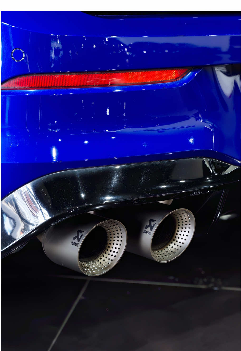 The Volkswagen Golf R, finished in Lapiz Blue, featuring Panoramic Sliding Sunroof, Upgraded Akrapovic Exhaust, DCC (Dynamic Chassis Control), Heated Steering Wheel, and Harmon Kardon Sound System. For more information click on the link in our bio.