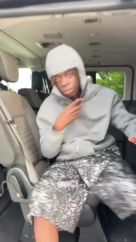@Yamme🌟 et @Justin Ofori portent le hoodie Balaclava Revelse 👀🔥 #hoodie #streetwear #balaclava 