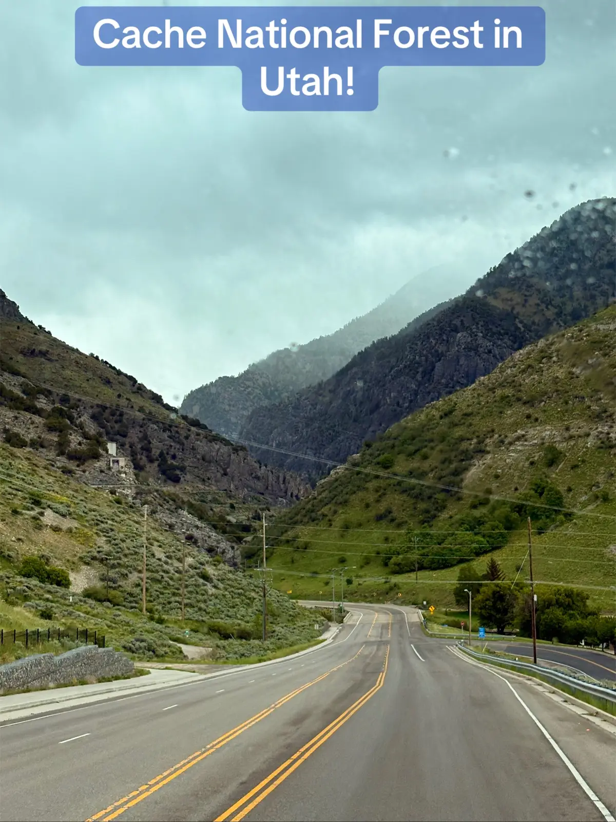 Yesterday was an interesting day. The GPS took us the complete buffet way then it was suppose to but we’re glad it did! It was BREATH TAKING! Pictures don’t do justice. #utah #truckdriverswife #overtheroadtruckinglife #fypシ  