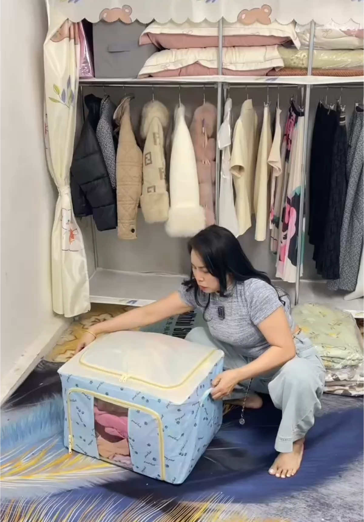 Tủ vải khung thép chắc chắn đựng được rất nhiều đồ, treo được rất nhiều quần áo #tuvai #tutreoquanao #tukhungthep #hahienhoa1 #xuhuong #thinhhanh #tienichgiadinh #tudungdo #tutreoquanaobangkimloai 