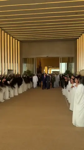 The welcome ceremony in UAE continues! 🇺🇸🇦🇪 حفل الاستقبال في الإمارات العربية المتحدة! 🇺🇸 #ترامب #الامارات 