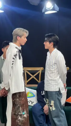อันนี้คือความในใจหรือคำชมกันแน่นะ🥰  ##TopFormTheSeries##กอดกันมั้ยนายตัวท็อป##桜日梯子##WeTV##WeTVOriginal#Tailai#WeTVth #บันเทิงTiktok #ติ่งกับtiktok #เรื่องนี้ต้องดู 