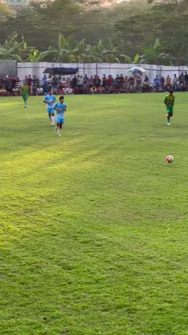 HIGHLIGHT PERTANDINGAN ⚽ Turnamen Sepakbola Krompeng Cup 2 Open 2025! 📅 Kick Off: Rabu, 14 Mei 2025 📍 Lokasi: Lapangan Gelora Muda, Desa Krompeng Ajang bergengsi yang mempertemukan tim-tim terbaik ini memperebutkan total hadiah 60 juta rupiah! Tidak hanya itu, tersedia doorprize menarik untuk penonton setia yang datang langsung mendukung jalannya turnamen! Jangan lewatkan keseruannya! Dukung tim favoritmu dan raih kesempatan membawa pulang hadiah menarik! 📢 Follow terus update pertandingan, hasil, dan momen seru lainnya hanya di channel ini! 👍 Like | 🔔 Subscribe | 💬 Comment siapa jagoanmu di Krompeng Cup 2! #krompeng #krompengcup2025 #krompengcup2   #bfcbinangun   #kalibelukfc   #pekalongan  #batang  #sepakbolaindonesia  #tarkam 
