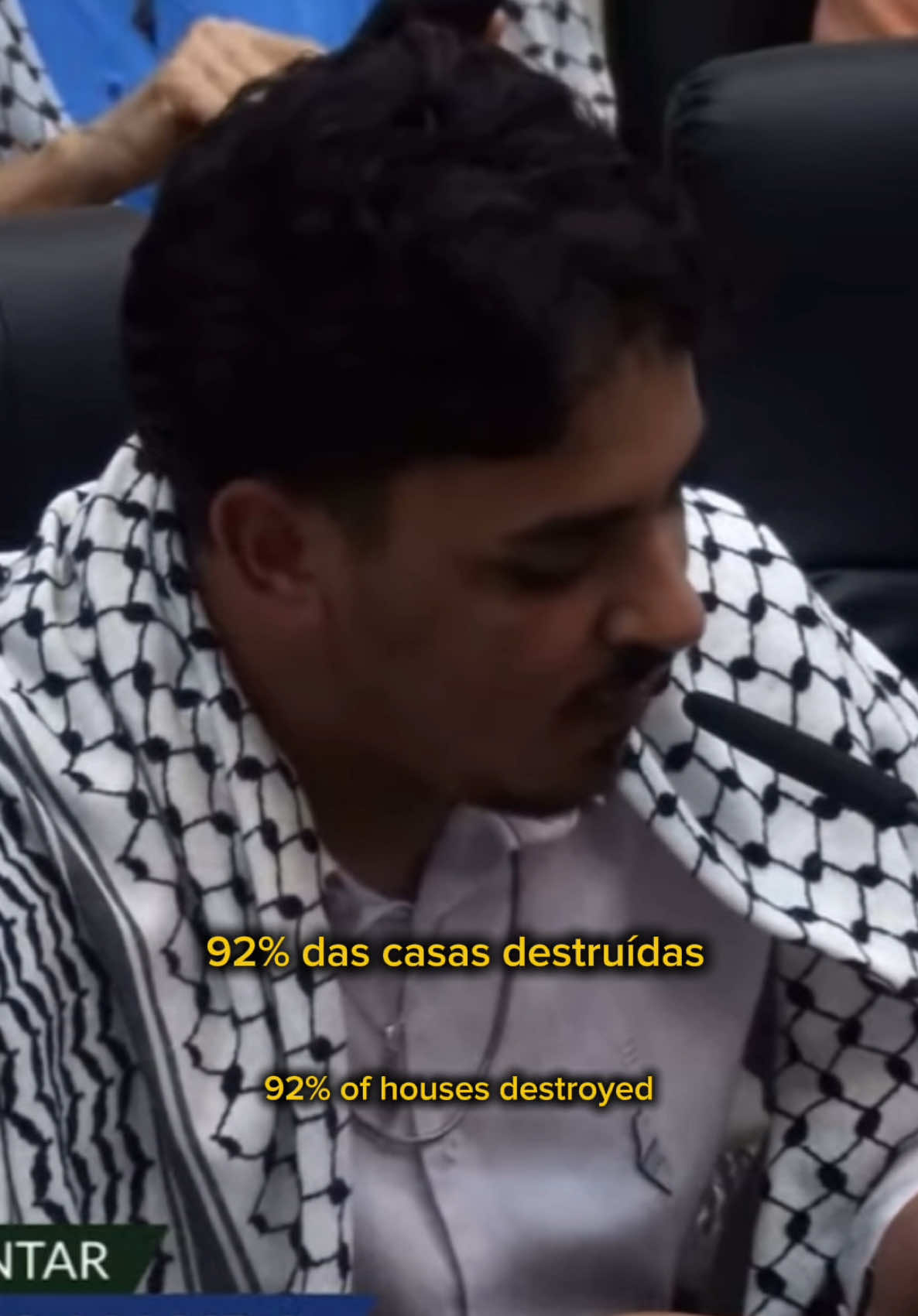 Hoje tive a honra de falar na ALESP, na audiência pública pelos 77 anos da catástrofe palestina. Sou palestino. Sou gay. E não me calo. Denunciei as violências que atravessam nossos corpos, inclusive os de palestinos LGBTQIA+, perseguidos, silenciados e esquecidos. Falei da minha dor, mas também do meu orgulho — de ser quem sou e de lutar pela liberdade do meu povo. O evento foi mediado pelo deputado Guilherme Cortez (PSOL), a quem agradeço imensamente, assim como aos demais deputados e deputadas presentes, à comunidade árabe, e a todas as pessoas solidárias à Palestina. Que essa luta não fique restrita aos discursos. Que ela ecoe nas ruas, nas leis e nos corações. #Nakba77 #PalestinaLivre #ALESP #DoRioAoMar #Palestine #Resistência #LGBTQIA #Fepal #PSOL