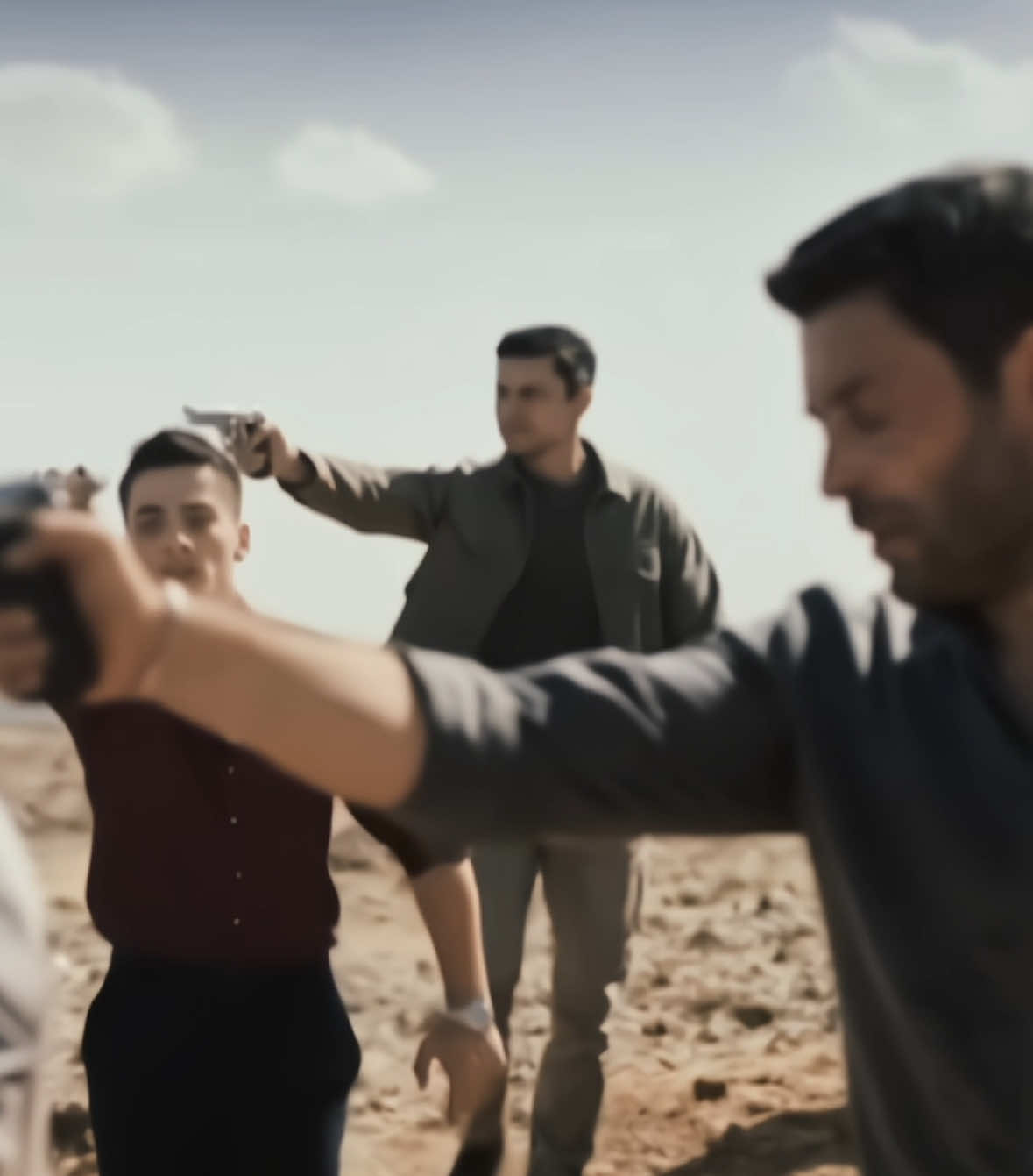 the best trioooooooo #uzaksehir #uzaksehir #uzaksehirdizi #uzaksehirdizisi #cihanalbora #kayaalbora #sahinalbora #şahinalbora  #alyaalbora #cihal #cihal #cihanalya #alyacihan #ozanakbaba #atakanözkaya #atakanozkaya #alpercankaya #alperçankaya #sinemunsal #sinemunsal #turkishseries #turkishdrama #turkishshows #turkdizi #turkdizileri #türkdizileri #türkdizi #turuncnadir