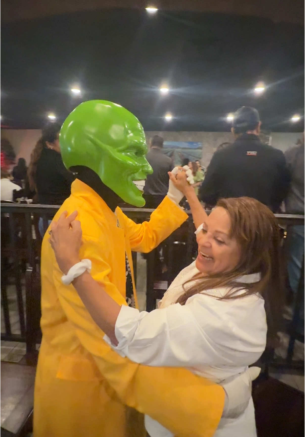 Hay que dar su bailaíta de vez en cuando 😂💃🕺 #BailaConmigo #TheMask #lalalalala 