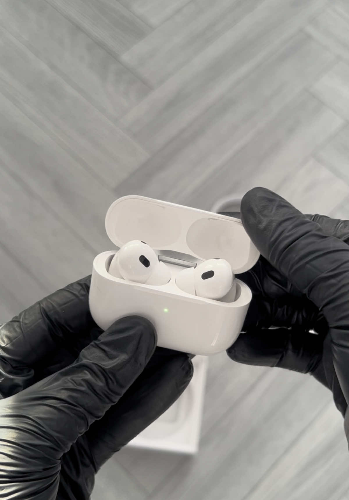Apple Airpods Pro 2🎧 - They come with Original Apple 🍎 packaging , which inside includes the Apple AirPod Pro 2’s in charging case (USB - C) aswell as a USB - C to Apple lightning cable ⚡️ and a couple of spare earbuds if they need a change , get lost or damaged etc. @Rep.Room.Mcr on instagram 📸 #TheRepRoom #asmr #ASMR #Sounds #aestheticedits #airpods #airpod #airpod2ndgen #earphones #headphones #gym #cheap #accessories #earbuds  #CapCut