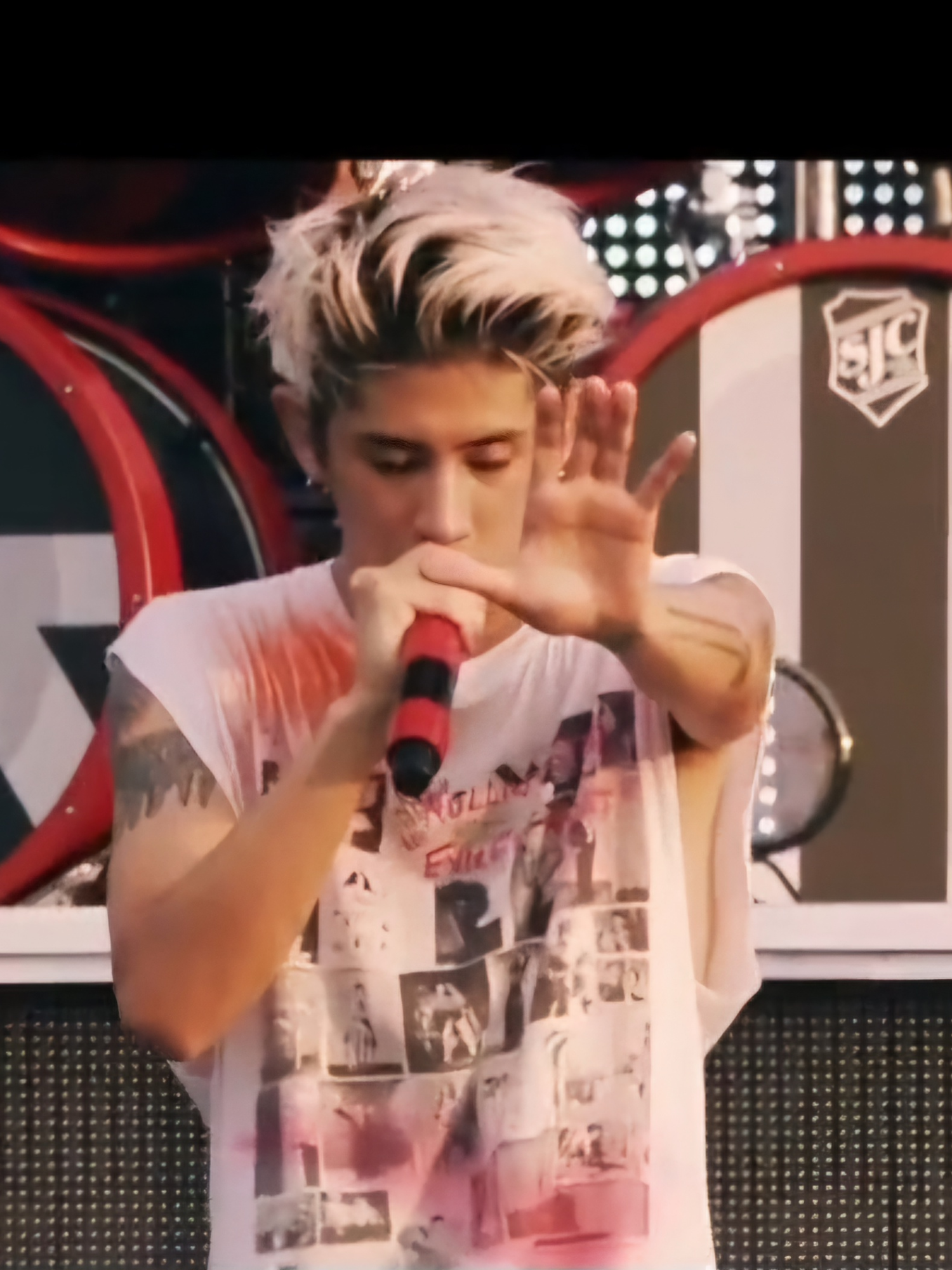 ONE OK ROCK 2016 SPECIAL LIVE IN NAGISAEN - The Beginning #oneokrock #oneokrocklive #jrock #japanmusic #taka #toru #rockband #ONEOKROCK