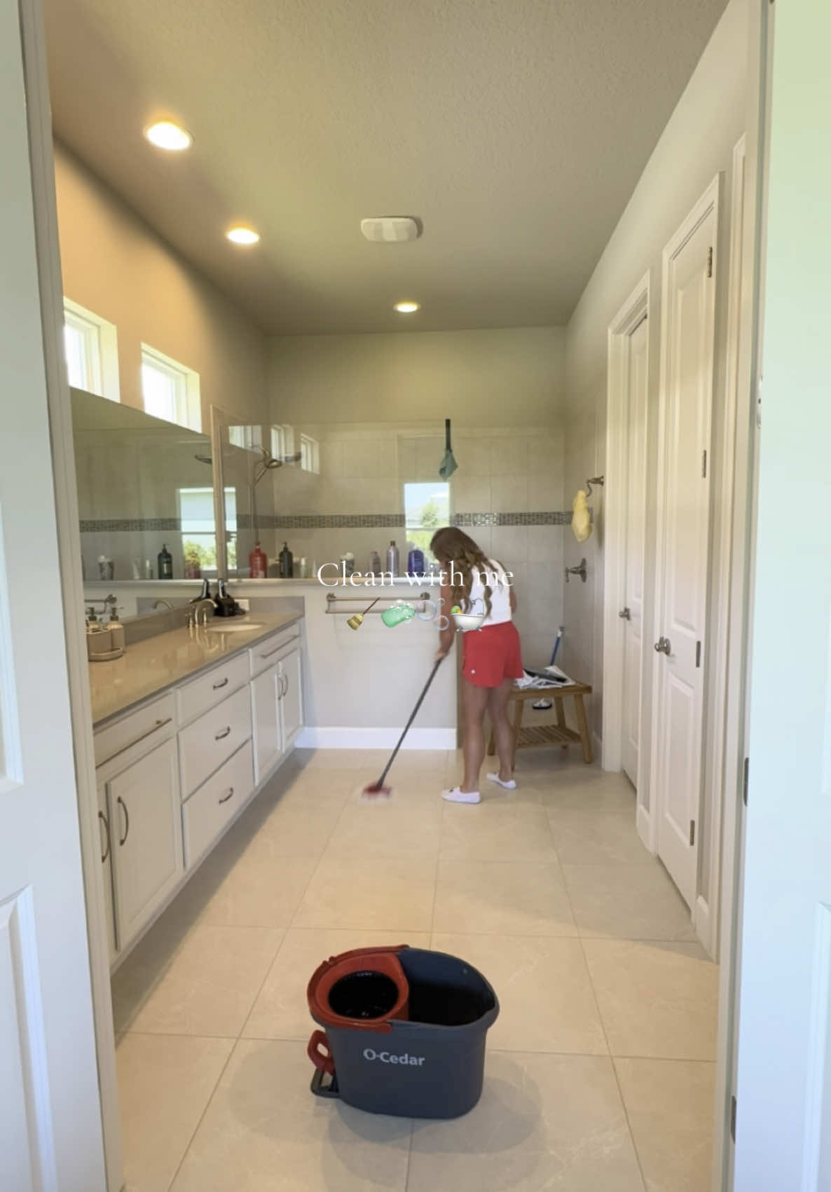 Clean my bathroom with me 🥰 . . #mopping #clean #cleanwithme #motivation #cleaningmotivation #sahm #MomsofTikTok #momsover30 