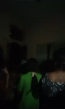 যখন বাসায় কেউ তাকে না তখন সব কাজিন রা মিলে ডিজে পার্টি 😊