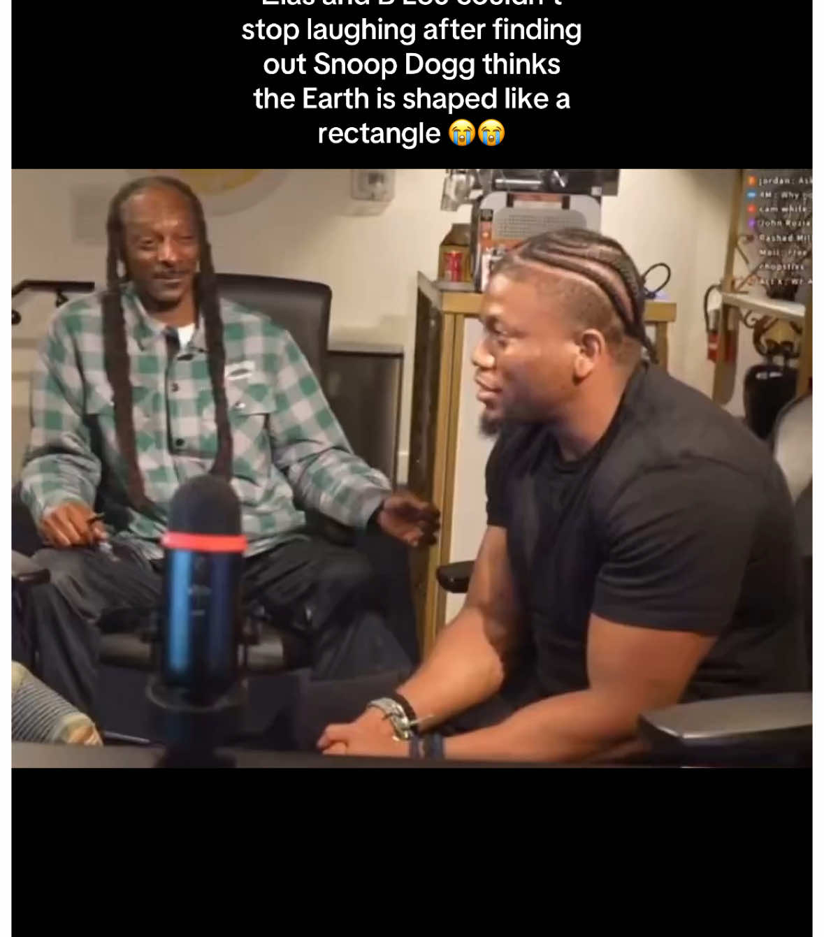 Zias and B Lou couldn’t stop laughing after finding out Snoop Dogg thinks the Earth is shaped like a rectangle 😭😭 #zias #blou #snoopdog #twitch #twitchstreamer #clip #clips #fyp #foryoupage #fypシ #trending #viral 