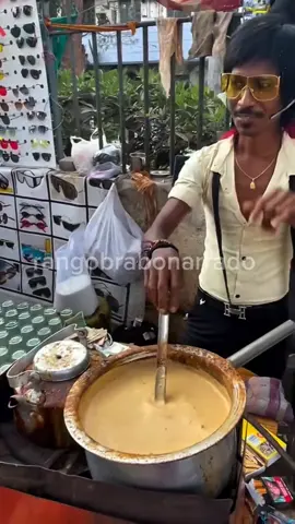 Olha quem apareceu por aqui..🐸🤣 Comentem o que acharam do tapa que ele deu no visual  #dollychaiwala #tik_tok #narradortiktok #comidaderua #humor #comedia #viral_video 