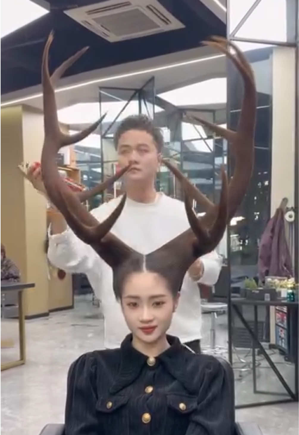 Cool cut (song: ilyTOMMY - pretty ho3) #ilytommy #fyppppppppppppppppppppppp #explore #explorepage #fypシ #fypシ゚viral #explor #hair #hairtok #hairtutorial #haircuts #meme #memes #deer #deertok #antlers #wtf #hoodtrap #jerk #underground #undergroundmusic #tiktok 