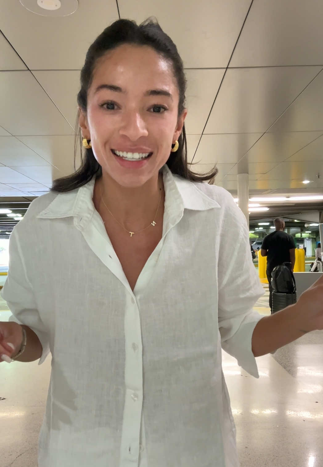3 hours of sleep and can’t say linen anymore and yes my husband is yelling at me bc the uber is here 🥲🥲🥲 #traveloutfit #airportoutfit #summertravel 