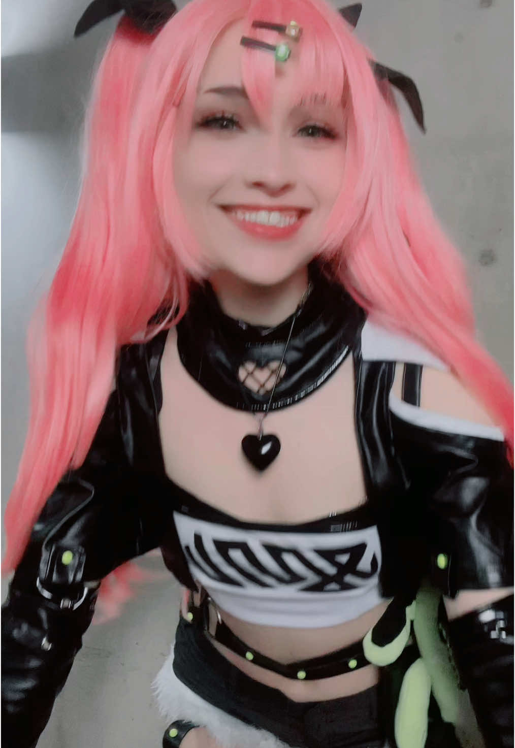 Día dos intentando publicar seguido jaja ☝️🤓  #miccostumes #zzz #zenlesszonezero #nicoledemara #zenlesszonezerocosplay #zzzcosplay 