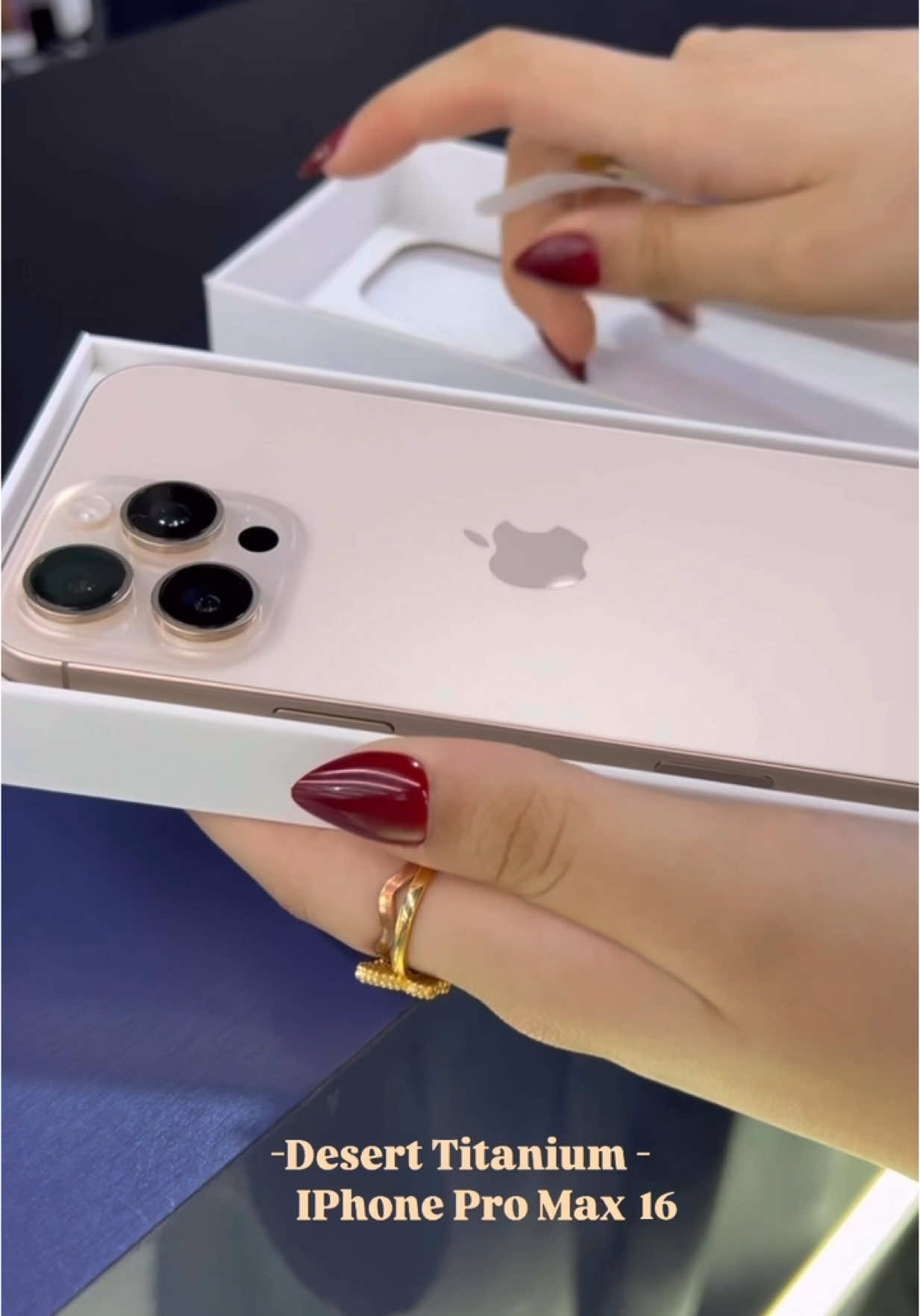 ادري لحيت بس هذا ال unboxing 🙈#iPhone16ProMax #iPhone 