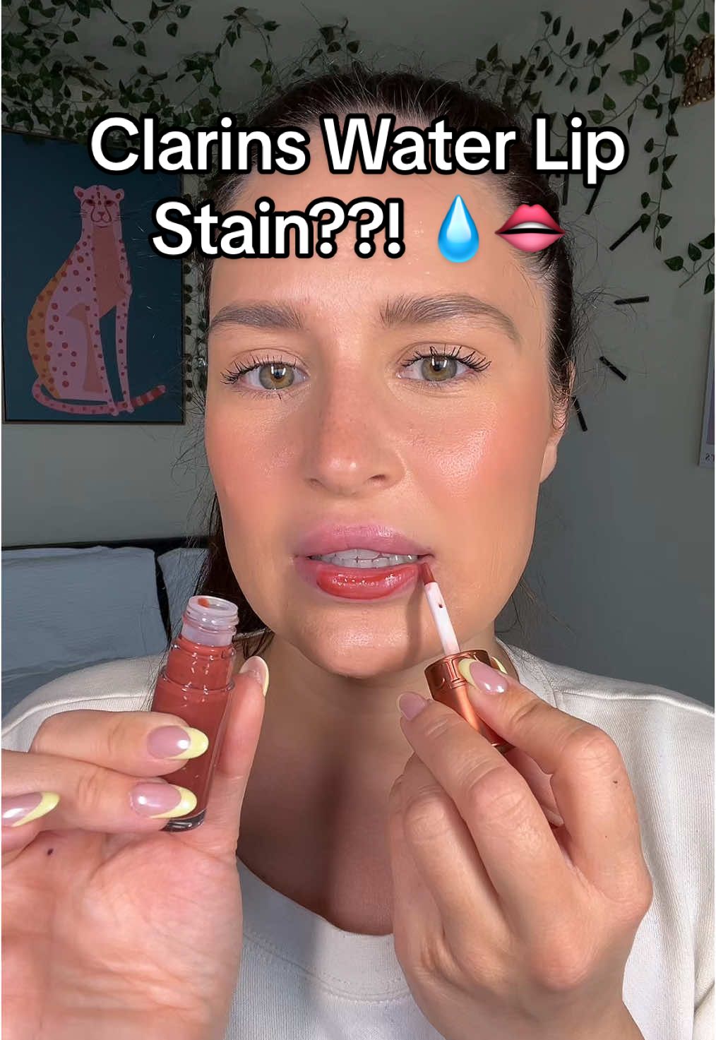 This feels like water and then dries to a beautiful stain 👏 @Clarins USA #clarins #waterlipstain #lipstain #clarinswaterlipstain #springtok #tiktokshopcreatorpicks 